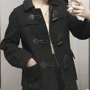 Jacka barbour - Barbour jacka, använt skick, sömnen insidan på armarna är trasiga men fortfarande användbar. Frakt tillkommer, kan mötas i Uppsala