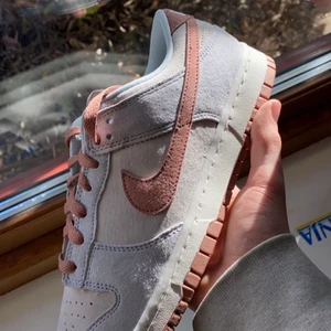 Dunk low fossile rose - Dunk low fossile rose , helt nya - storlek 44,5 - pris 1600kr+ 99kr frakt 
