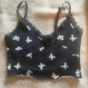 Topp - Fin topp för endast 79kr, frakt ingår!