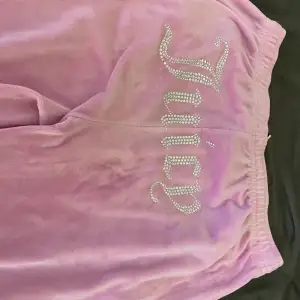 Juicy couture byxor storlek M köpta på Zalando för 990kr, säljer för 490kr