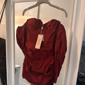 Oh polly klänning  - xs/uk6/34 Obs liten i storleken  Aldrig använda 