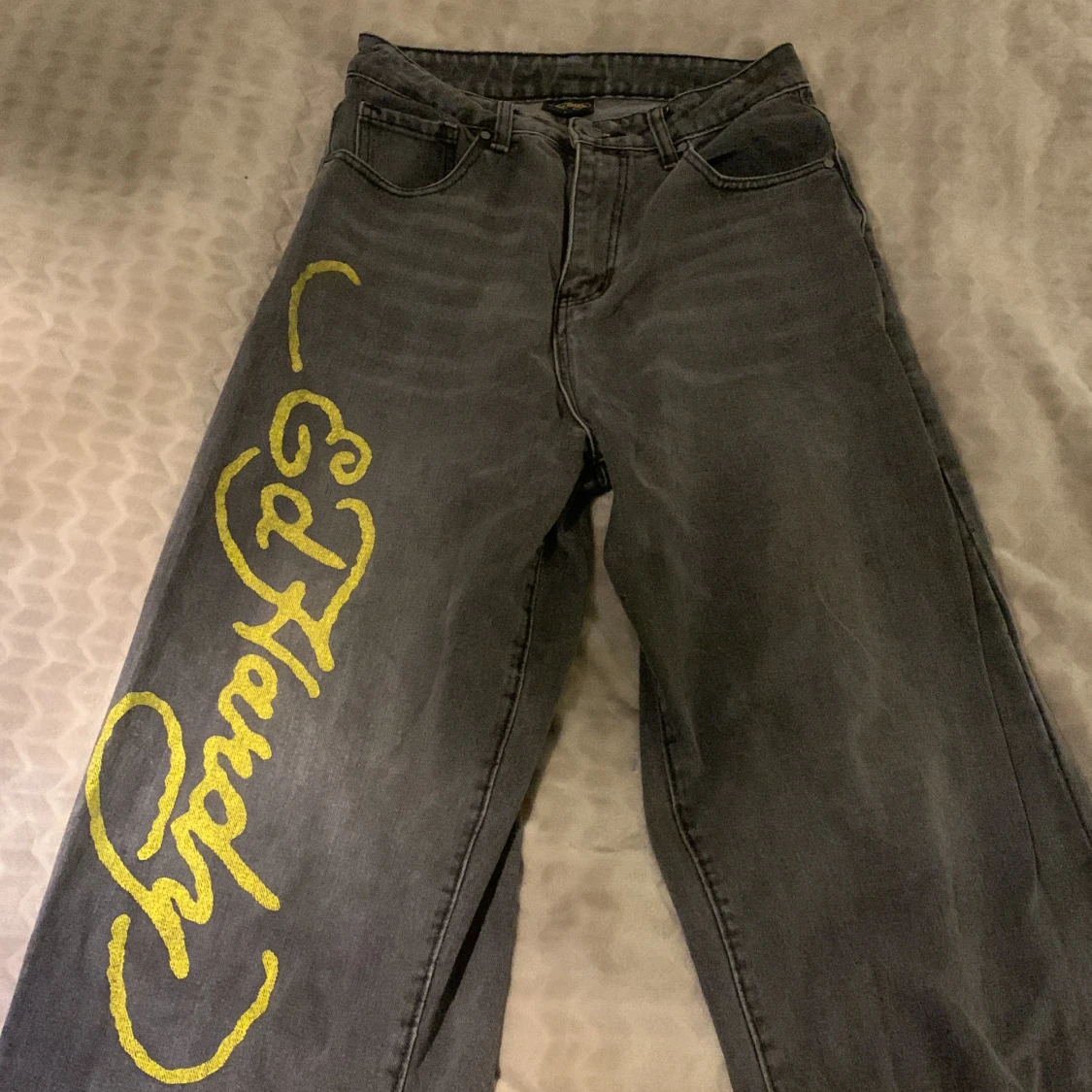 Gråa Ed Hardy jeans
