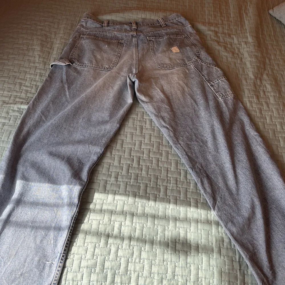 Väldig snygga vintage baggy jeans som är i bra kvalitet fortfarande från usa . Jeans & Byxor.