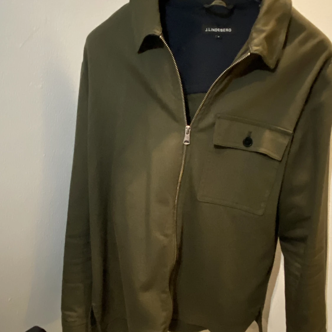 Säljer min snygga J.Lindeberg overshirt