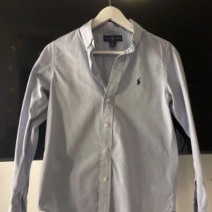 Polo Ralph Lauren Skjorta - En stilren skjorta från Polo Ralph Lauren. I bra skick 