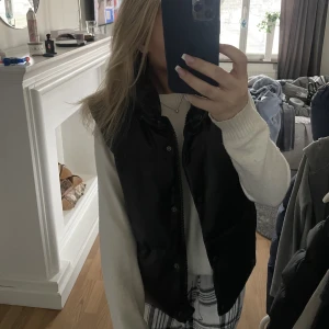 Väst från zara - Aldrig använd💕