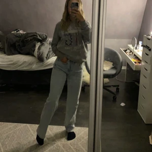 Jeans  - Snygga jeans, fint skick lite använda 