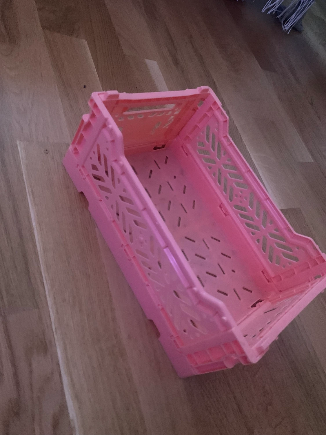 En plast låda som man kan fälla ihop.