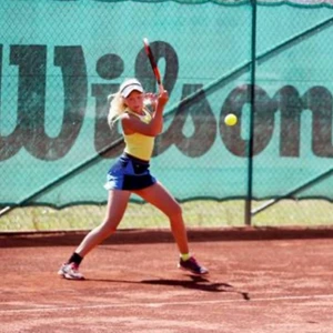 Tenniskjol  - En favorit kjol som tyvärr blivit för liten. Storlek 164 vilket motsvarar en xs. 