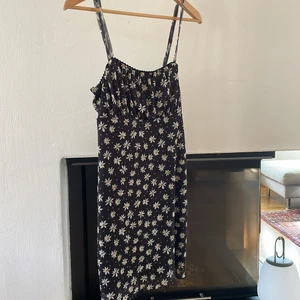 Sommarklänning - En fin sommarklänning från Bershka.