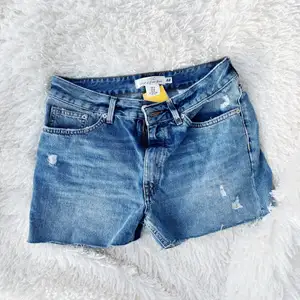 Helt oanvända jeans shorts från H&M💛 i storlek 36