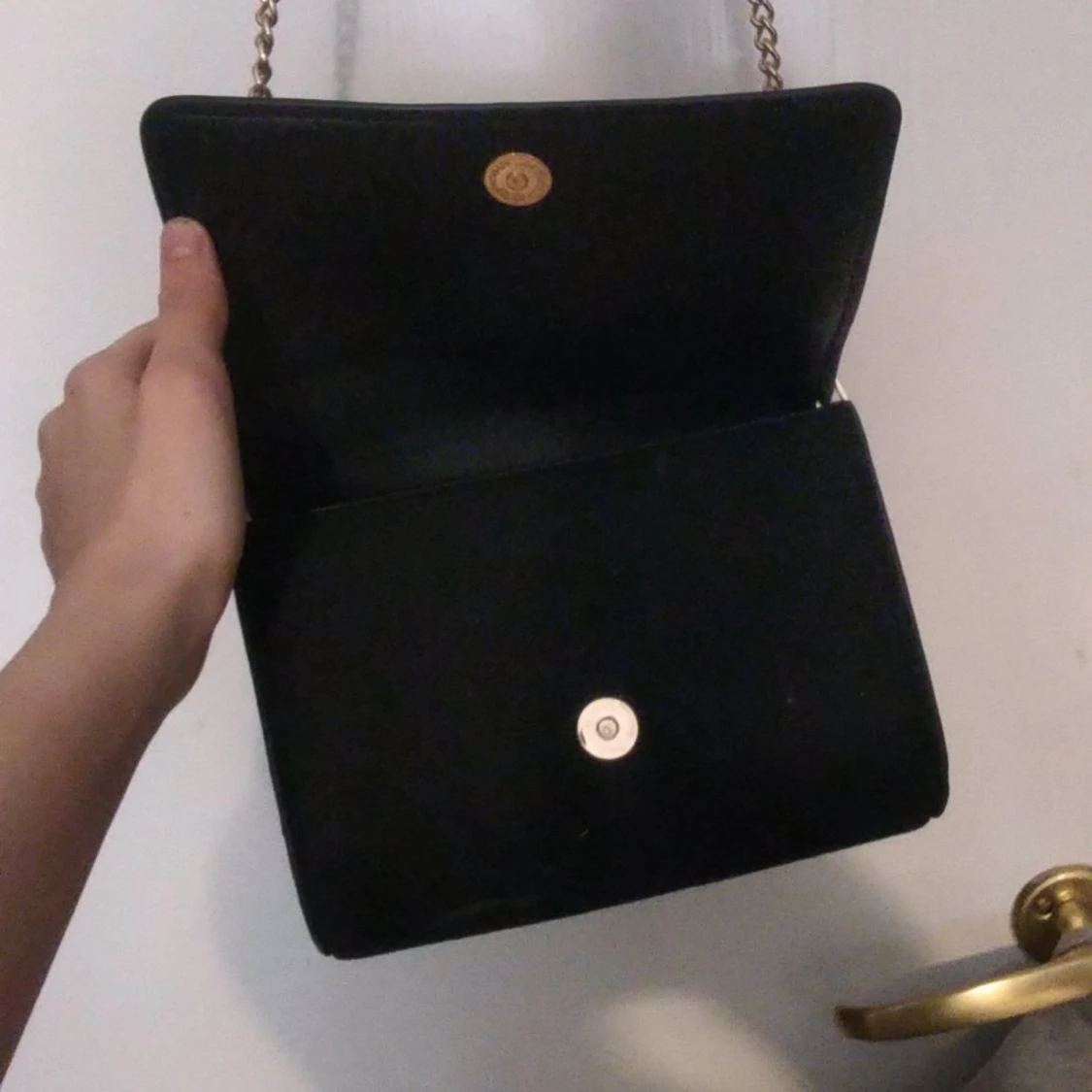 Svart guld handväska  - 90