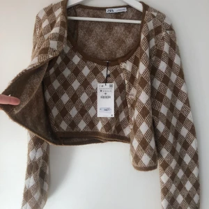 Zara set - Så snyggt sätt från Zara. Köpt förra hösten men har inte använt. Prislapp sitter kvar. Storlek M men passar även S.