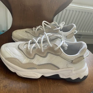 Adidas Ozweggo strl 39 - Säljer mina adidas som jag knappt använt! 