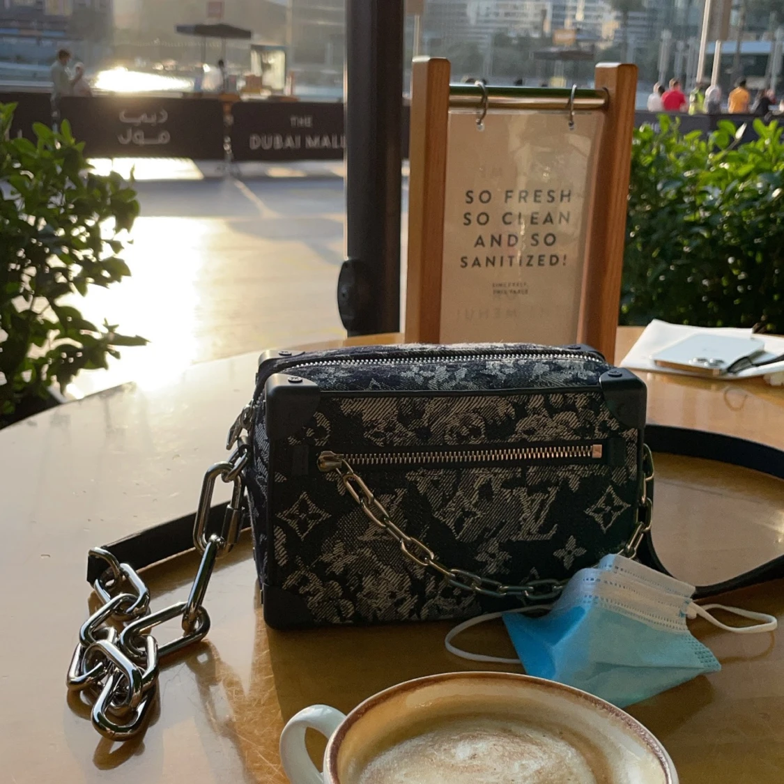 Louis Vuitton väska  - 90