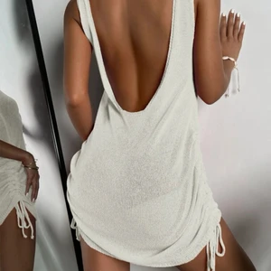 Coverup shein - En SÅ FIN coverup från shein, passar perfekt över en bikini eller så på sommaren. Den är i storlek m men skulle säga att den är en s. Aldrig använd endast testad. Så fin 😍 den är slutsåld