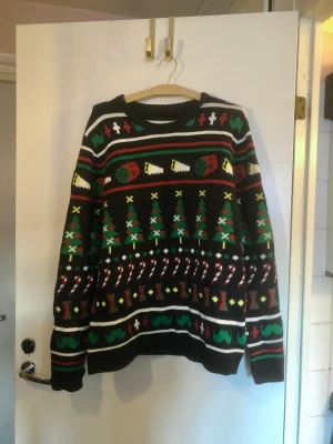 Retro vintage jultröja - Jättefin jultröja oversize på mig med S. Storlek L. 