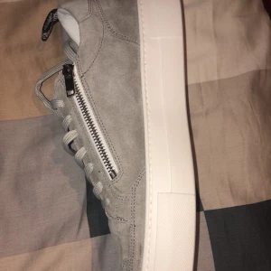 Antony morato skor, st 41-42 - Beställde skorna men skorna var för stor. Aldrig använt utomhus. Köpt för 1300