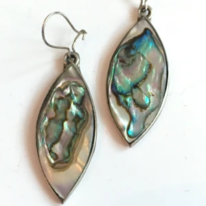 Örhängen pärlemor vintage  - Skimrande örhängen från havet 