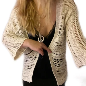 Virkad kofta!💫🐈🕯 - Super söt virkad kofta! Passar till alla plagg!! Köpt second hand i somras. Storlek S