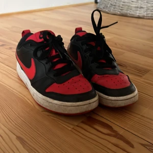 Nike Court Strl 37,5 - bra skick men använda