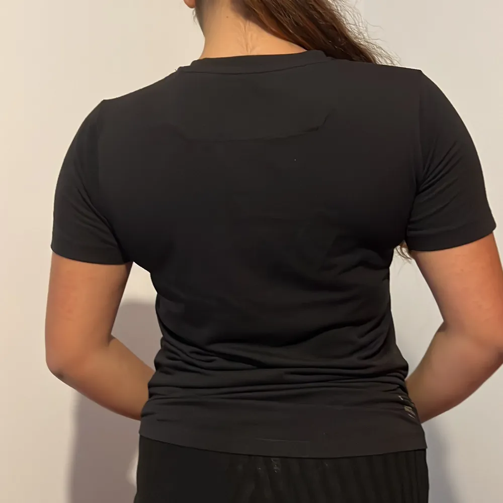 Zlatan Ibrahimovic t-shirt i fint skick, säljer för att jag inte använder den. . T-paidat.