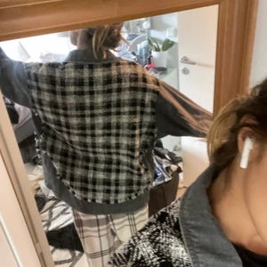 Jacka - En as ball oversize jacka från Zara! Köptes för drygt 2 år sen, tror ej den säljs längre. Säljer för 150, 200 inkl frakt