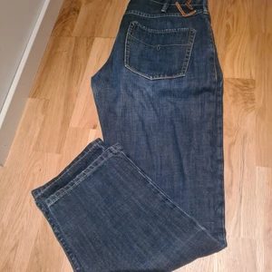 Ralph Lauren Jeans - Denim rak modell. Lite slitage på knäna