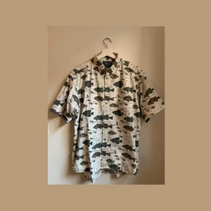 Vintage Fishing Short Sleeve Button Down - Size: Large 100% Cotton Secondhand/Good Condition - a couple of small stains