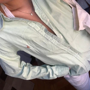 Raulph lauren skjorta - Snygg skjorta från raulph lauren som är min brors gamla, använt sparsamt. 