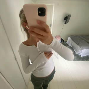 Farfarströja - Världens finaste basic tröja från zara! (Köpte i Spanien) sitter så perfekt och är stretchig, inte så genomskinlig!!💘💘