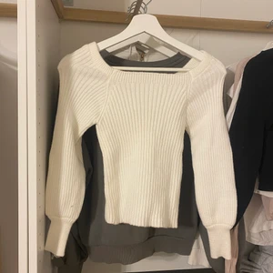 Stickad tröja  - säljer denna jätte mysiga tröjan 💞