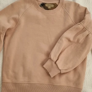 Burberry kofta str S - Färg: ljus rosa I perfekt skick 