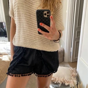 Svarta shorts - Skit sköna och snygga shorts som passar till allt!💕