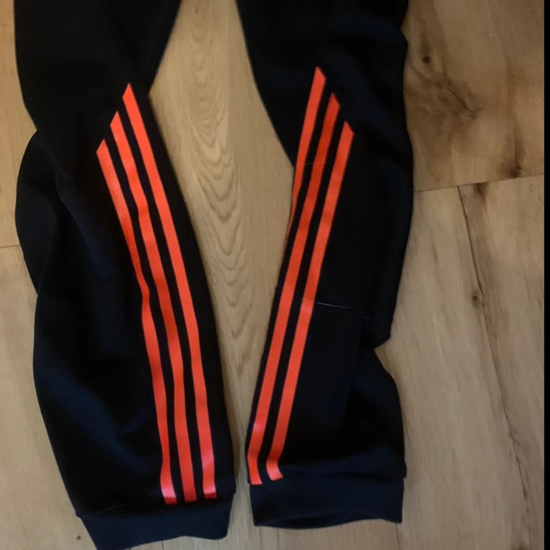 Jättefina Adidasbyxor 
