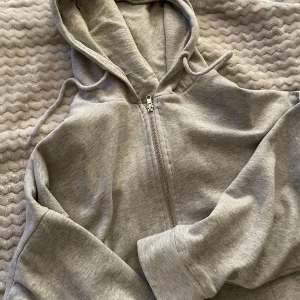 Oversized zip hoodie - Superskön zip hoodie i nyskick från lager 157, storlek L