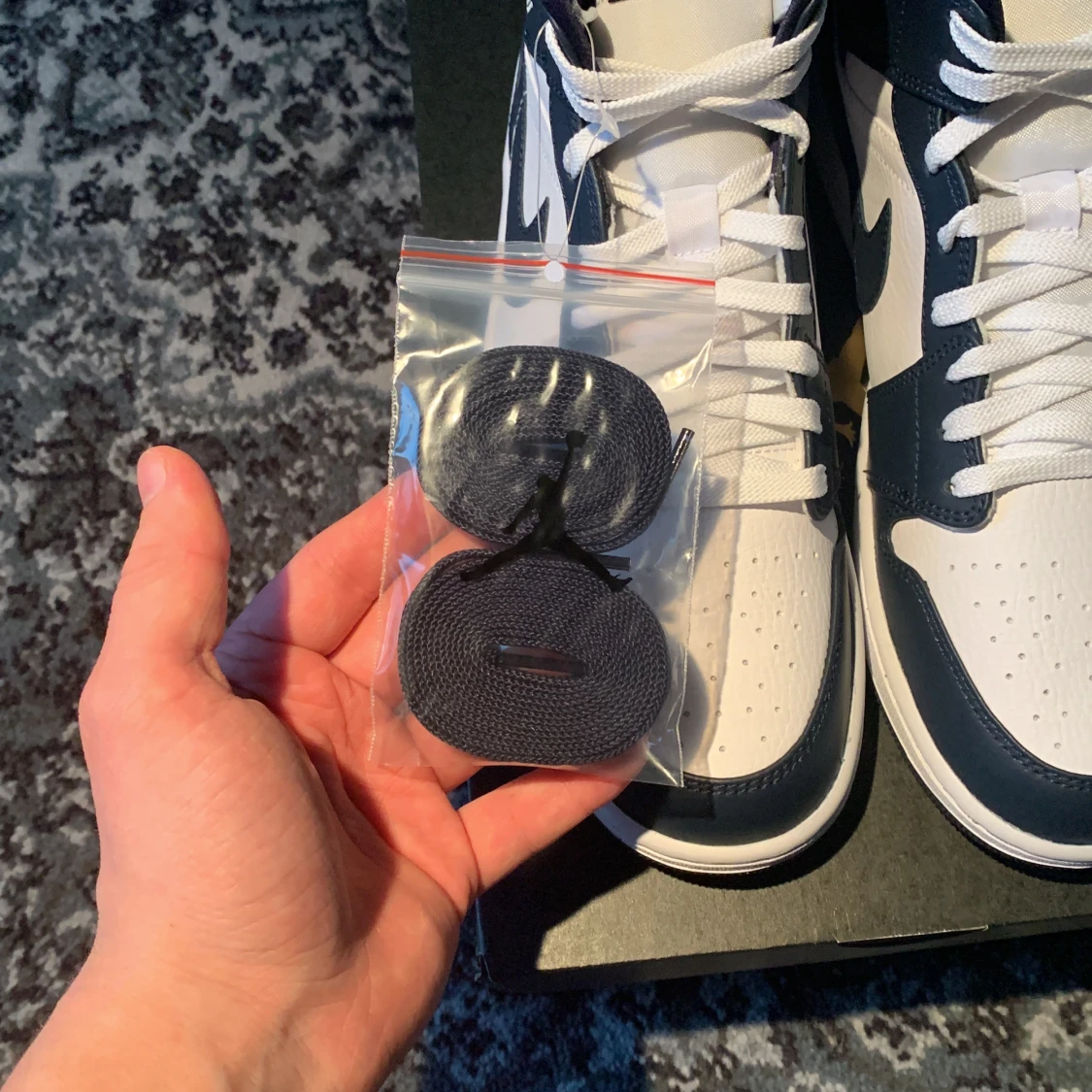 Jordan 1 Mid Gold Obsidian  - 91