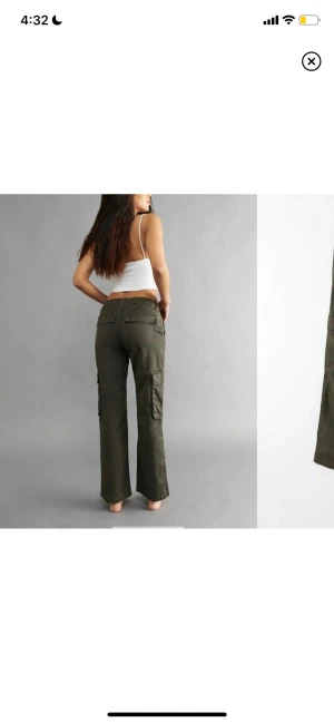 Lågmidjade cargobyxor från Gina! - Säljer dessa populära cargobyxor från Gina! Endast använda ett fåtal gånger, säljer för att de är lite för små❤️