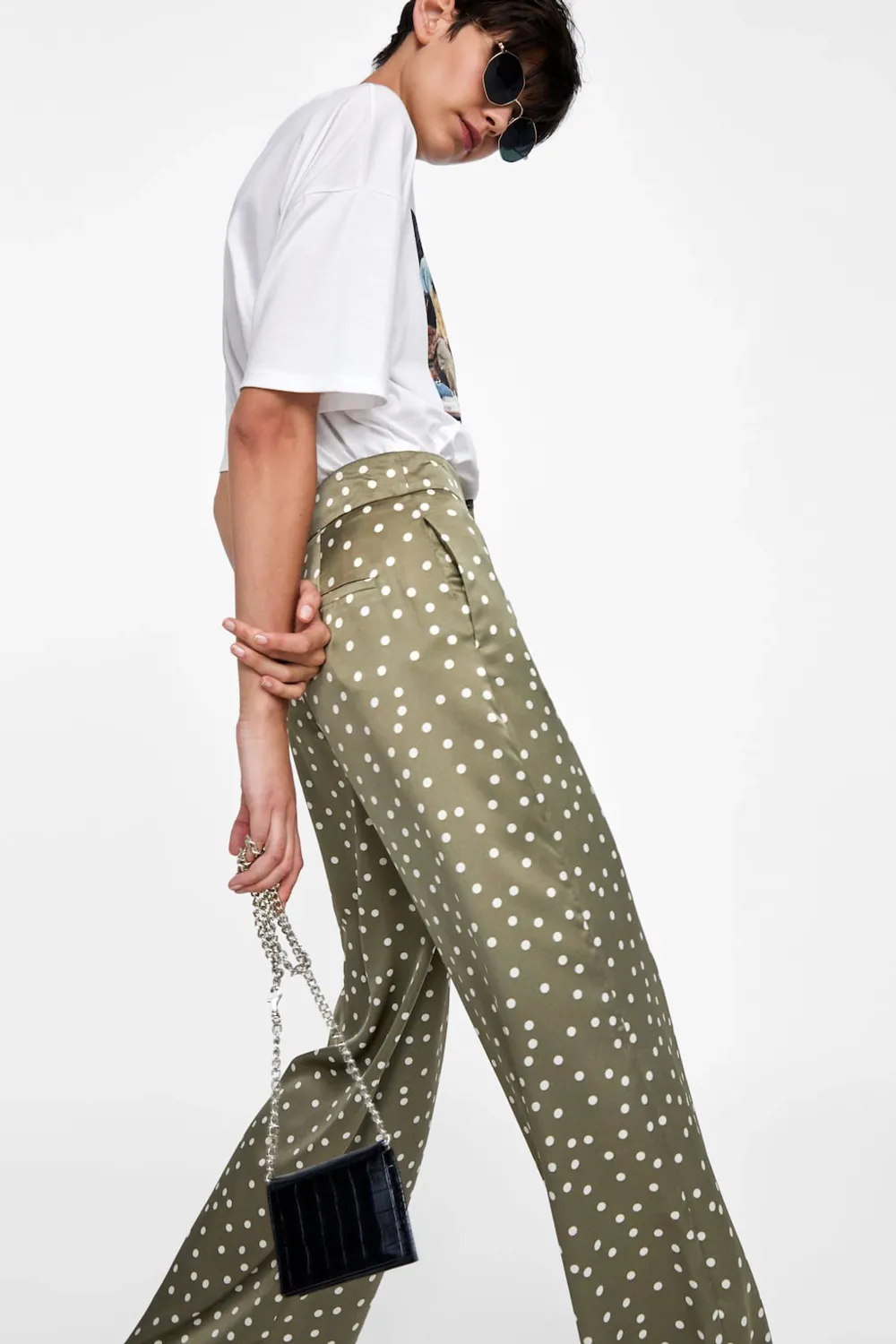ZARA satin dotted wide trousers. High waist. Very lightweight. Size M  Pick up available in Kungsholmen  Please check out my other items! :) . Jeans & Byxor.