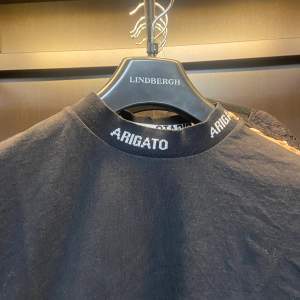 Snygg arigato tröja i storlek M