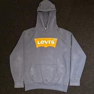 Levi’s hoodie storlek L. Använd fåtal gånger. 