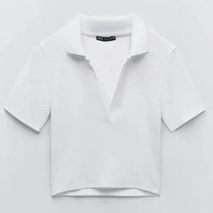 Zara tröja  - Lånade bilder! Köpt här på plick. Storlek L men passar xs-s. Fungerar lika bra att använda den som en vanlig tröja som att ha under en tjocktröja. Köparen står för frakt 💕