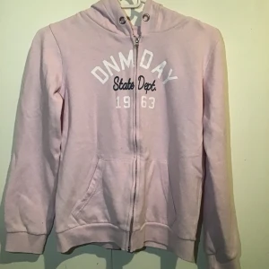 Rosa kofta  - FRAKT: 64kr -storlek xs/s 