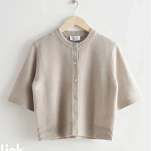 Söker!! - Söker denna fina &other stories tröja i storlekarna allt från xs till m🤩kan buda riktigt bra!!