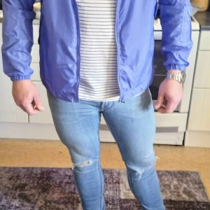 Fila jacka  - Helt ny lappar kvar .nypris 1100kr .säljer för 500