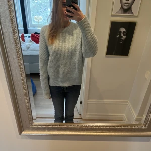Stickad tröja - Ljusblå Stickad tröja från Zara💞💞