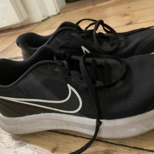 Nike skor - Fina löparskor i bra skick 