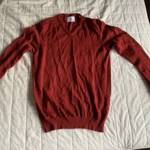 Långärmad M - Stiligt långärmad tröja från Bläck i storlek M. Vinröd färg