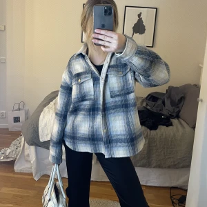 Gina Jacka🫶🏼 - Är i strl L men passar mig som en s som oversized💫💫💕🥰