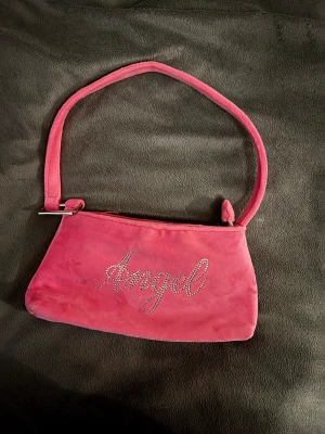 Y2k purse - Jätte söt och fin 2000 tals väska! Pris går att diskutera!